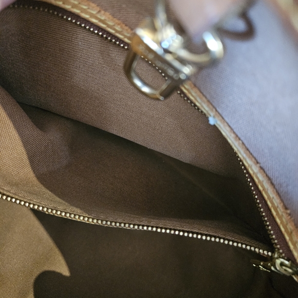 Louis Vuitton Batignolles Horizontal Monogram Tote/Shoulder Bag - Picture 13 of 16